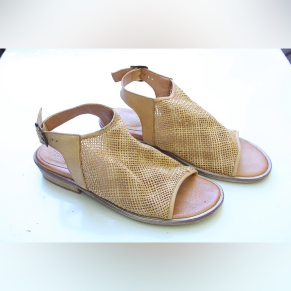 Sundance Veracruz sandals - Picture 8 of 11